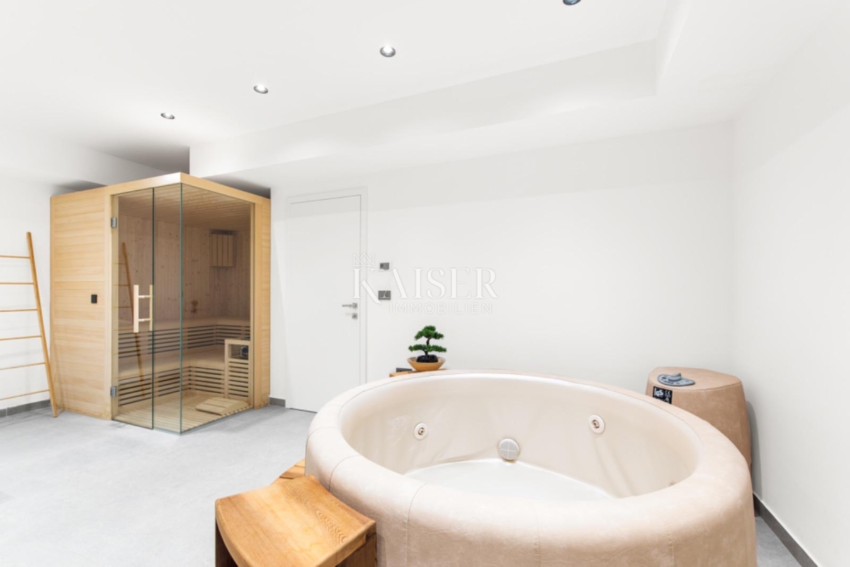 Istra - Poreč, moderna vila z bazenom in wellnessom