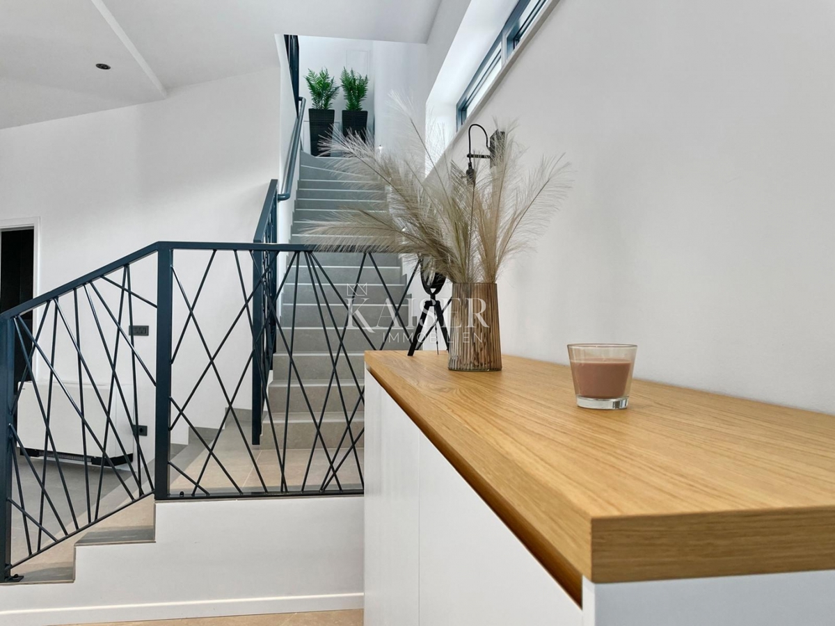 Istra - Poreč, moderna vila z bazenom in wellnessom