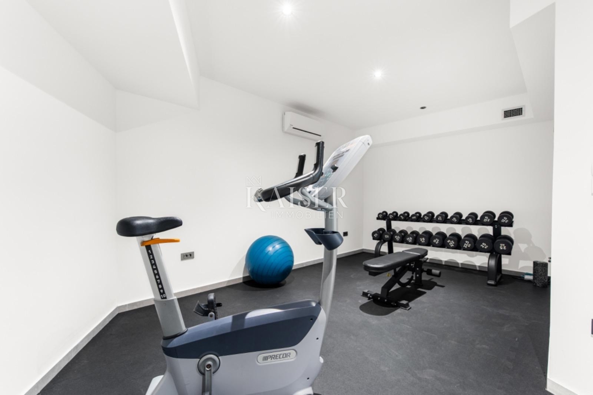 Istra - Poreč, moderna vila z bazenom in wellnessom