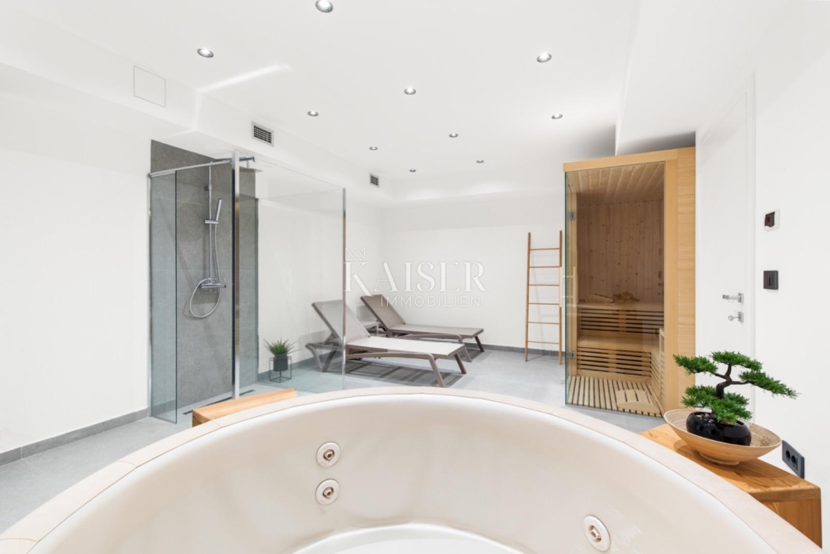 Istra - Poreč, moderna vila z bazenom in wellnessom