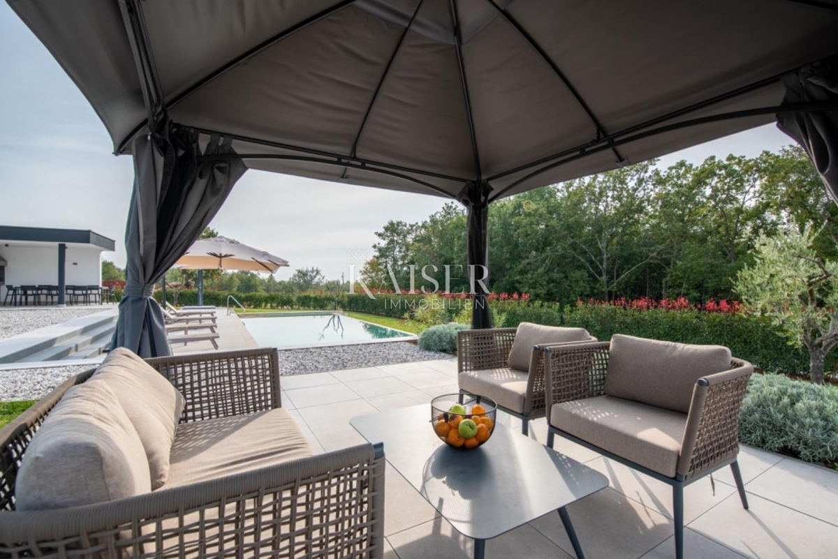 Istra - Poreč, moderna vila z bazenom in wellnessom