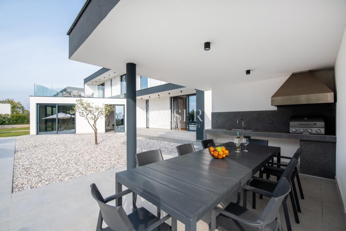 Istra - Poreč, moderna vila z bazenom in wellnessom