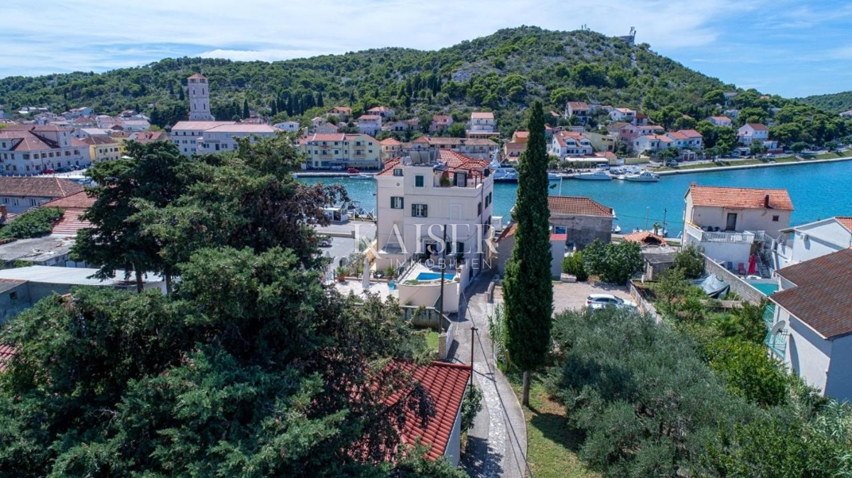 Šibenik - hotel ob morju