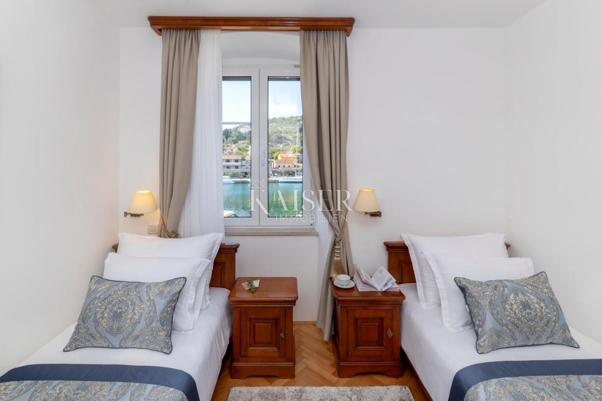 Šibenik - hotel ob morju