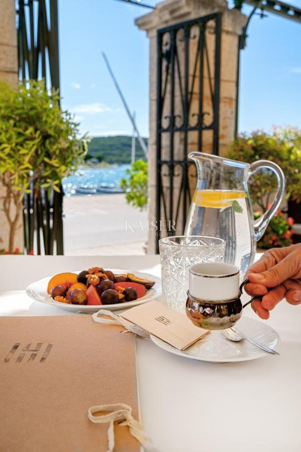 Šibenik - hotel ob morju