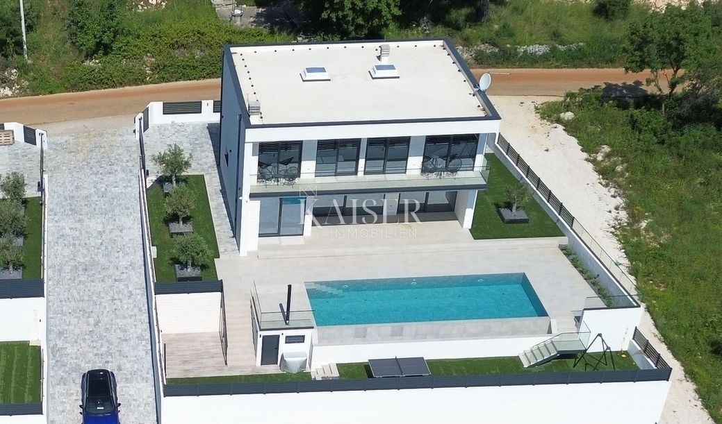 Istra, Rabac - luksuzna vila s panoramskim pogledom na morje, 233 m2