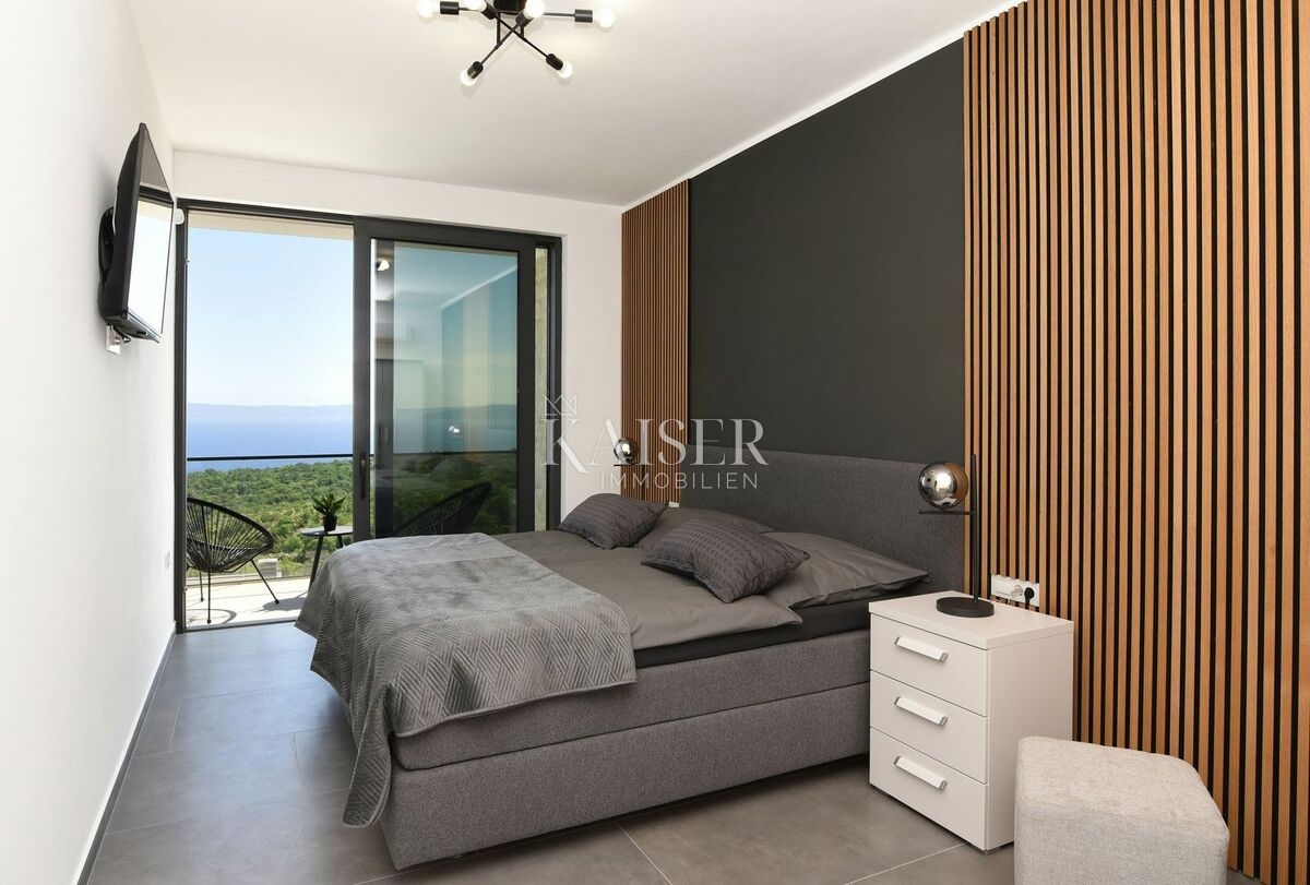 Istra, Rabac - luksuzna vila s panoramskim pogledom na morje, 233 m2