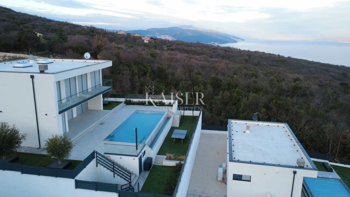 Istra, Rabac - luksuzna vila s panoramskim pogledom na morje, 233 m2