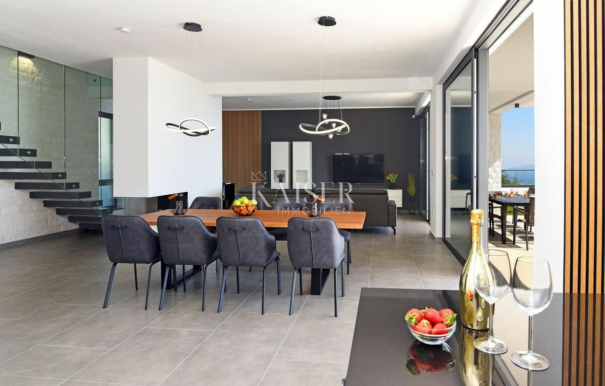 Istra, Rabac - luksuzna vila s panoramskim pogledom na morje, 233 m2