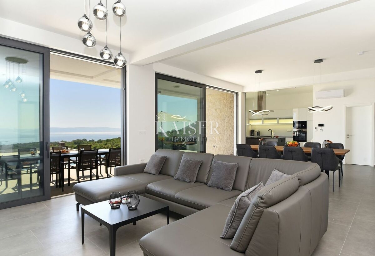 Istra, Rabac - luksuzna vila s panoramskim pogledom na morje, 233 m2