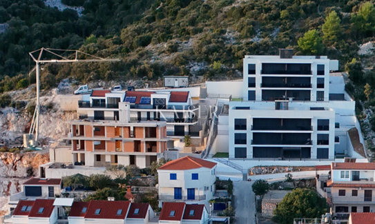 Marina, Trogir - Ekskluzivno, takoj vseljivo stanovanje s panoramskim razgledom in vrtom