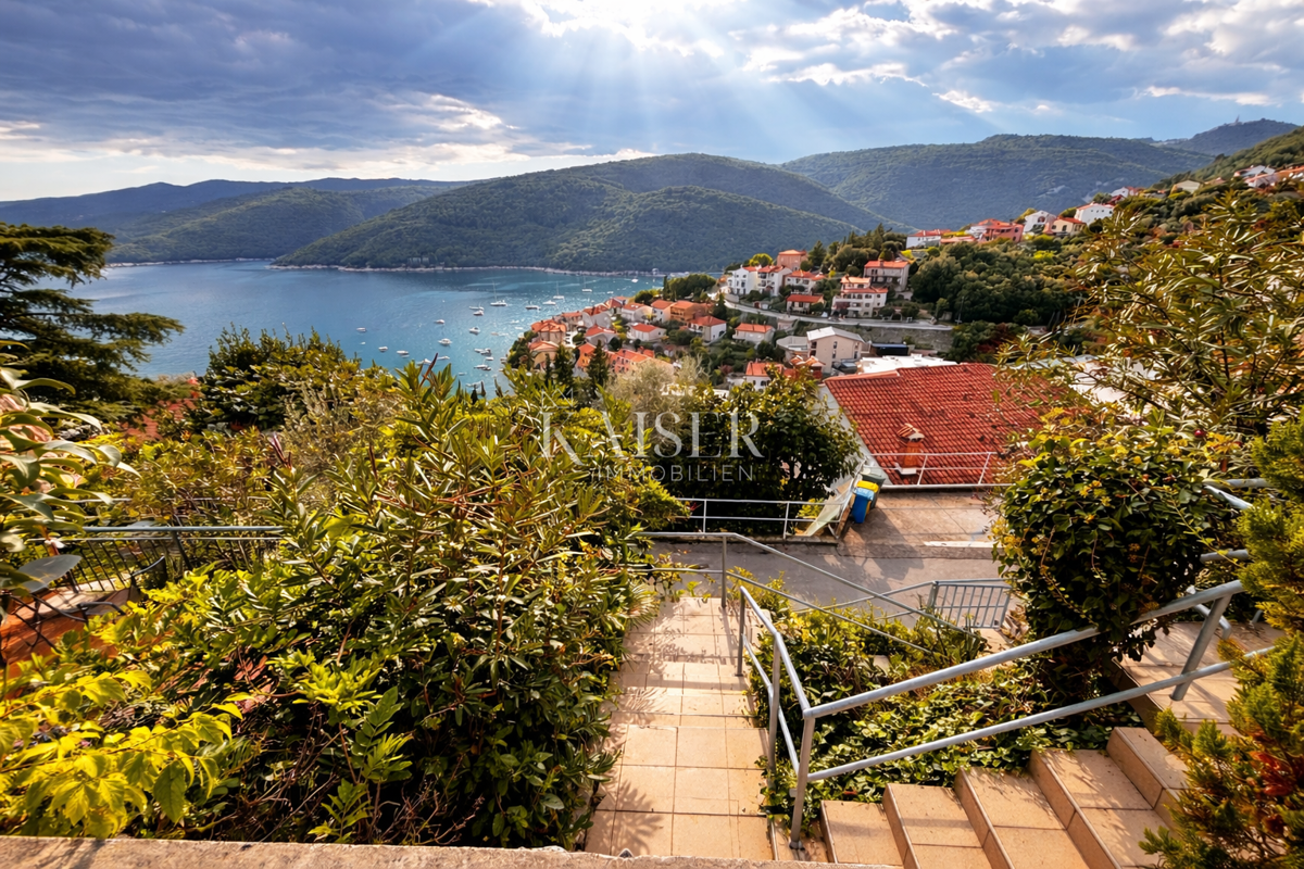 Rabac - tretja vrsta od morja, hiša 155 m2