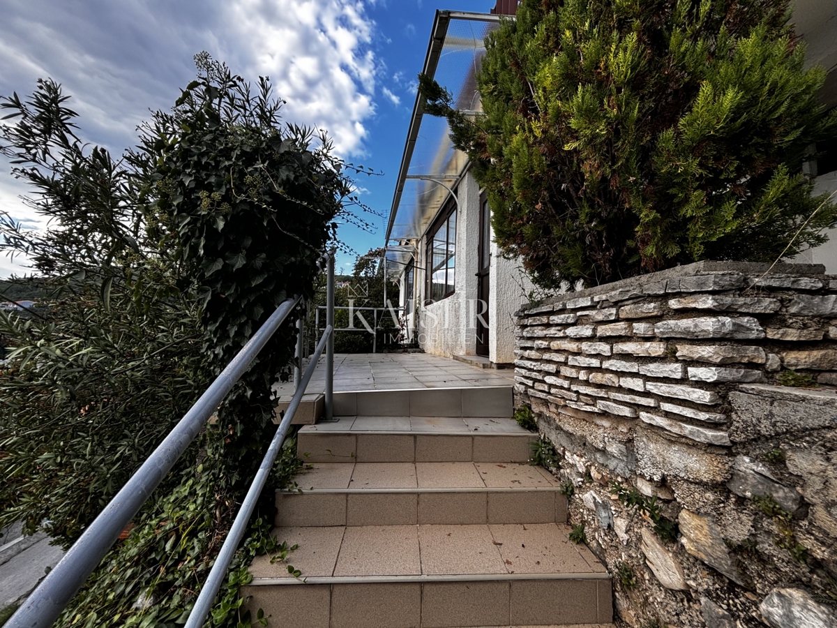 Rabac - tretja vrsta od morja, hiša 155 m2