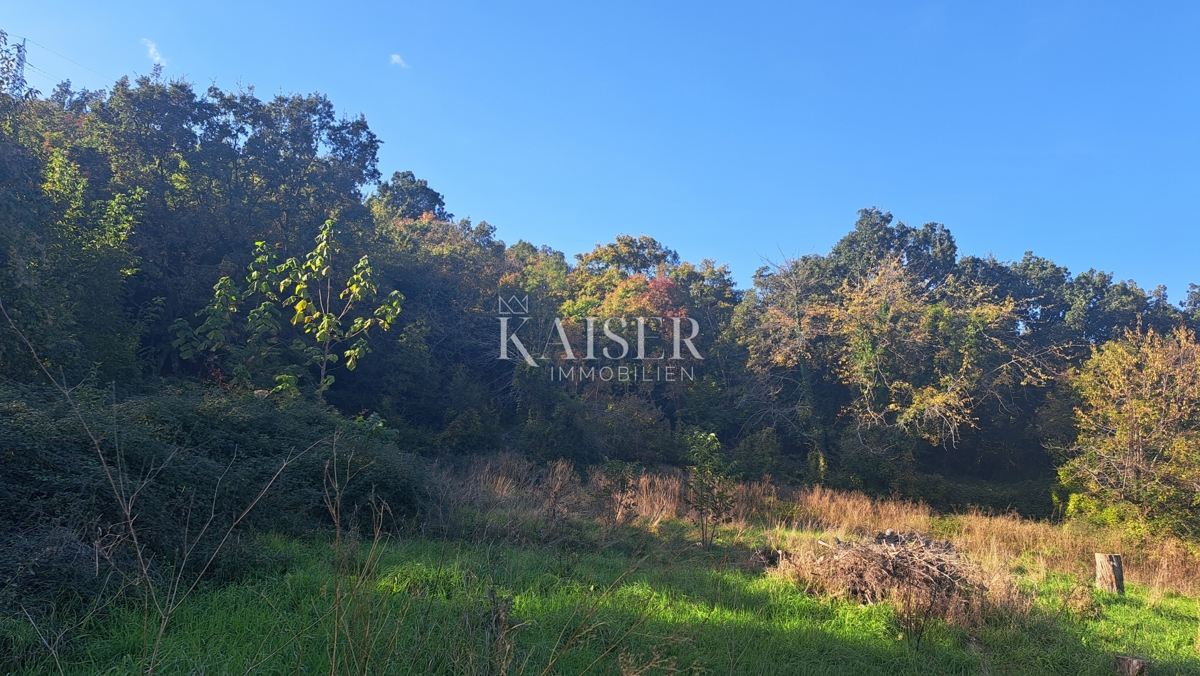  Zazidljivo zemljišče Mihotići, Matulji, 713m2