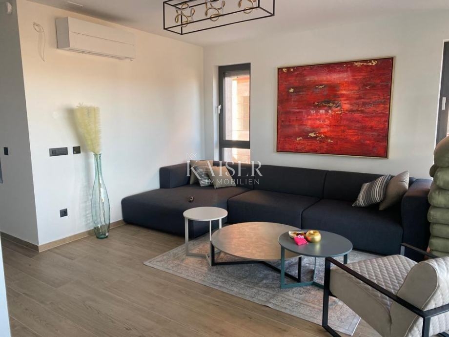 Petrčane novogradnja pritličje 3 spalnice + dnevna soba blizu morja