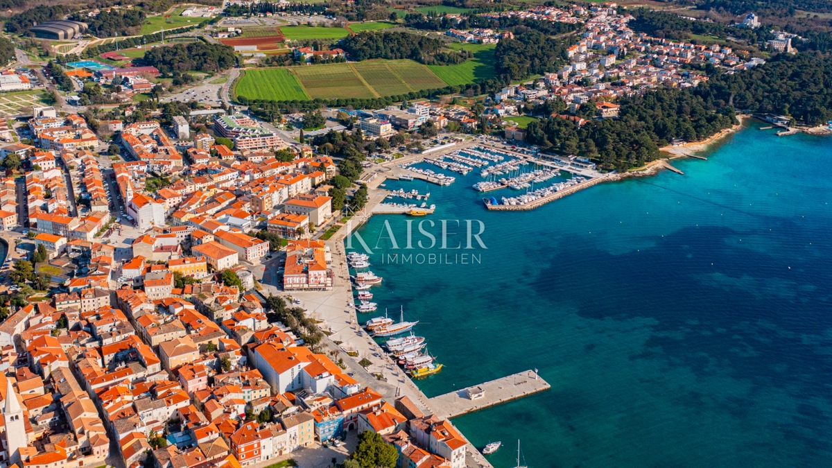 Istra - Poreč, trisobno stanovanje v centru Poreča, 100 m od morja