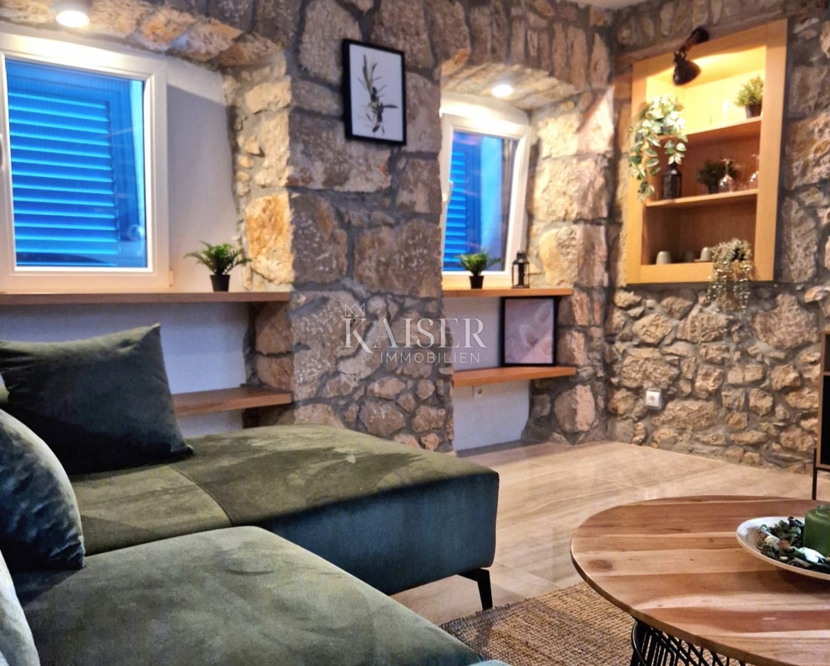 Otok Krk, okolica Dobrinja - adaptirana starina