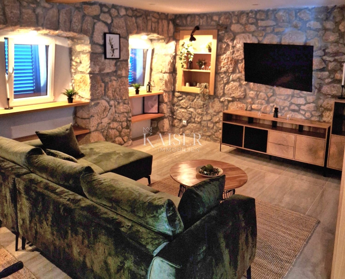 Otok Krk, okolica Dobrinja - adaptirana starina