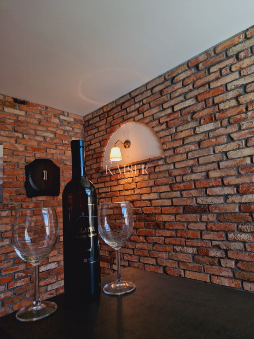 Otok Krk, okolica Dobrinja - adaptirana starina