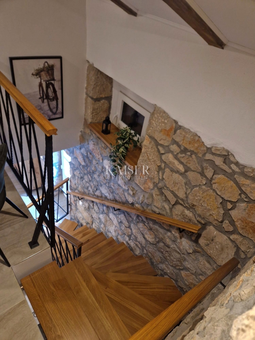 Otok Krk, okolica Dobrinja - adaptirana starina