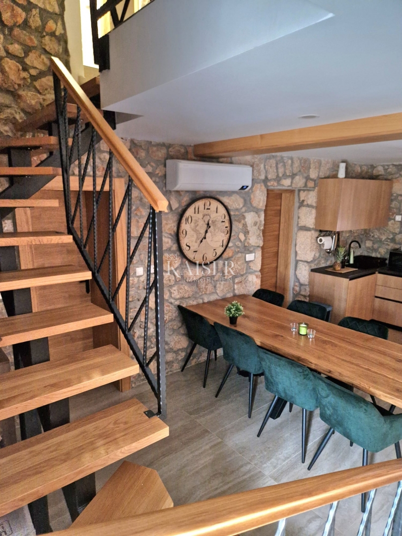 Otok Krk, okolica Dobrinja - adaptirana starina