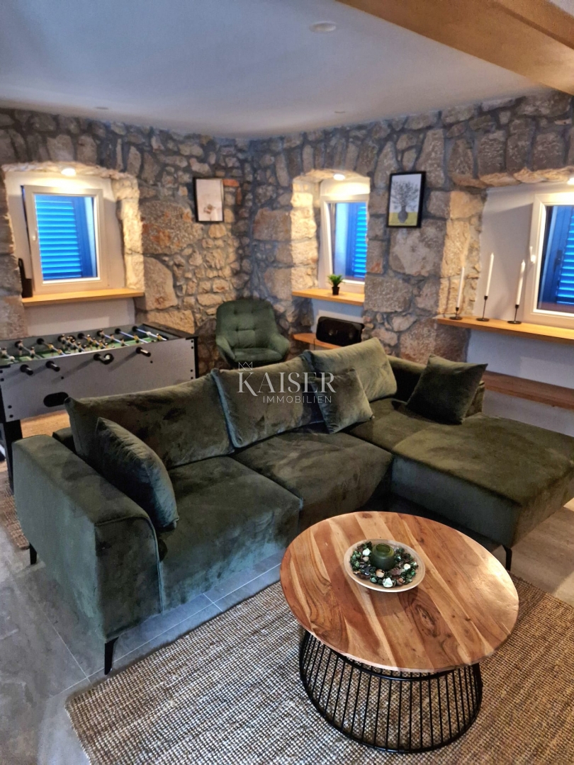 Otok Krk, okolica Dobrinja - adaptirana starina