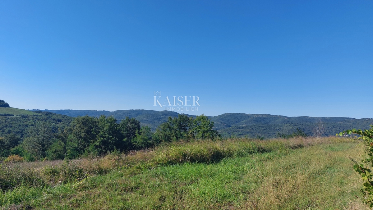 Istra, Motovun - gradbeno zemljišče