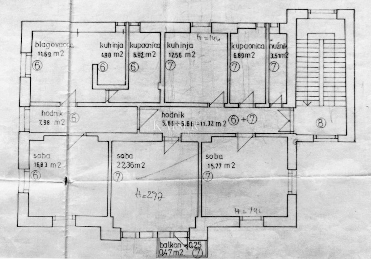 Opatija, Lovran - Nadstropje zgodovinske vile z 2 apartmajema 100 m od morja