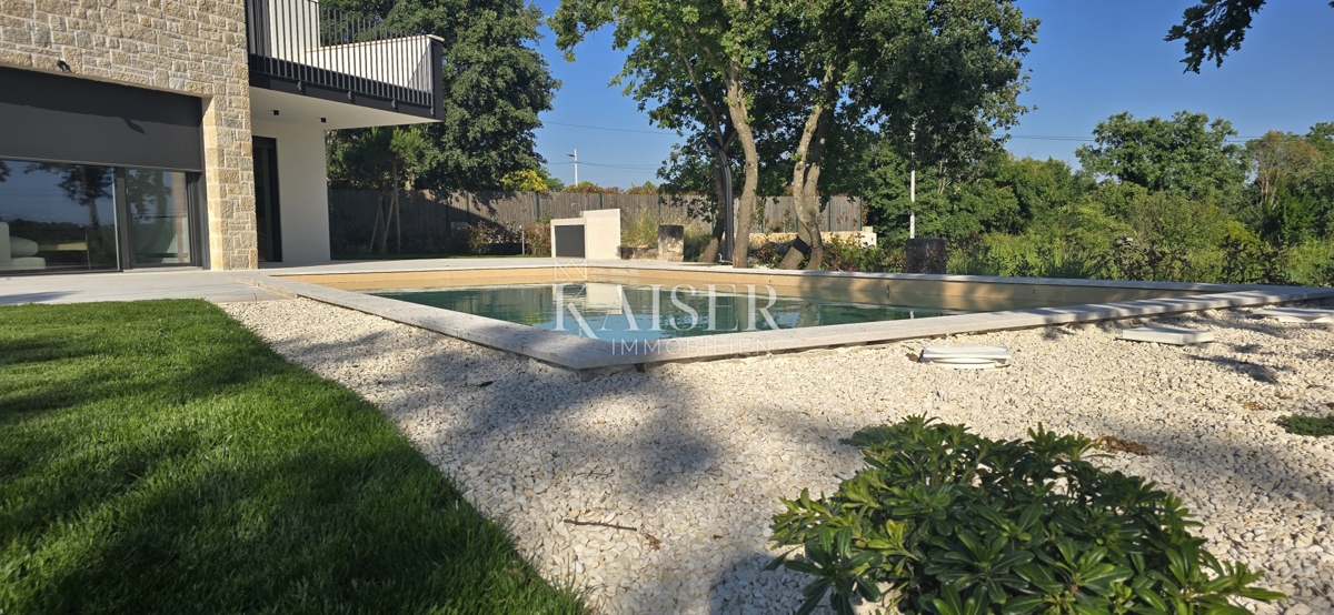 Istra - Poreč, moderna vila z bazenom in savno