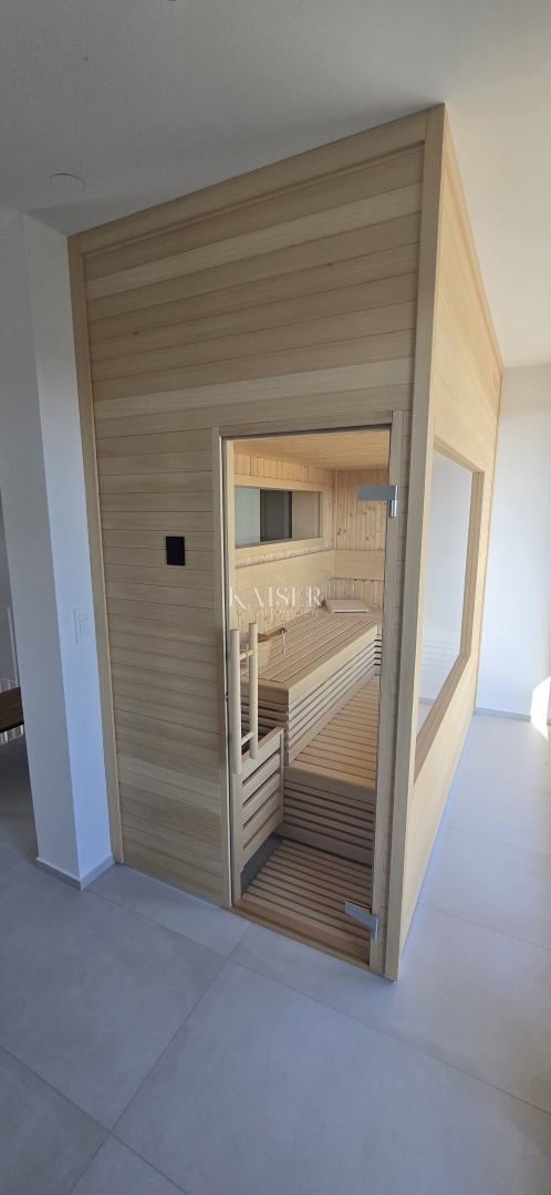 Istra - Poreč, moderna vila z bazenom in savno