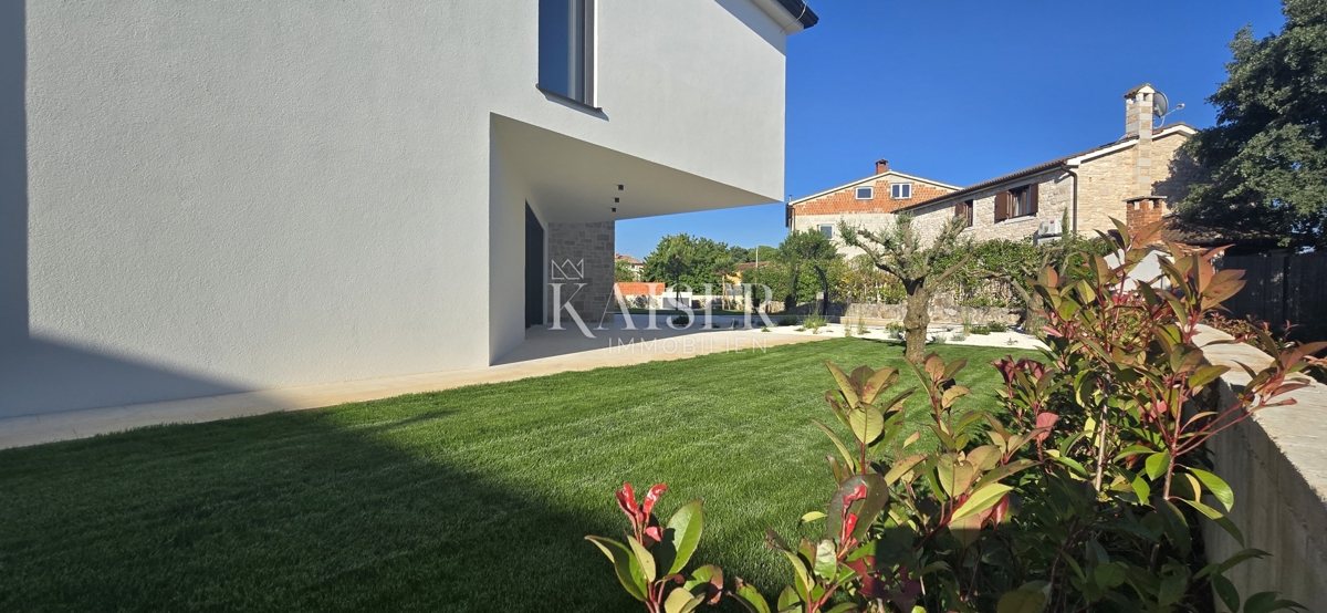 Istra - Poreč, moderna vila z bazenom in savno