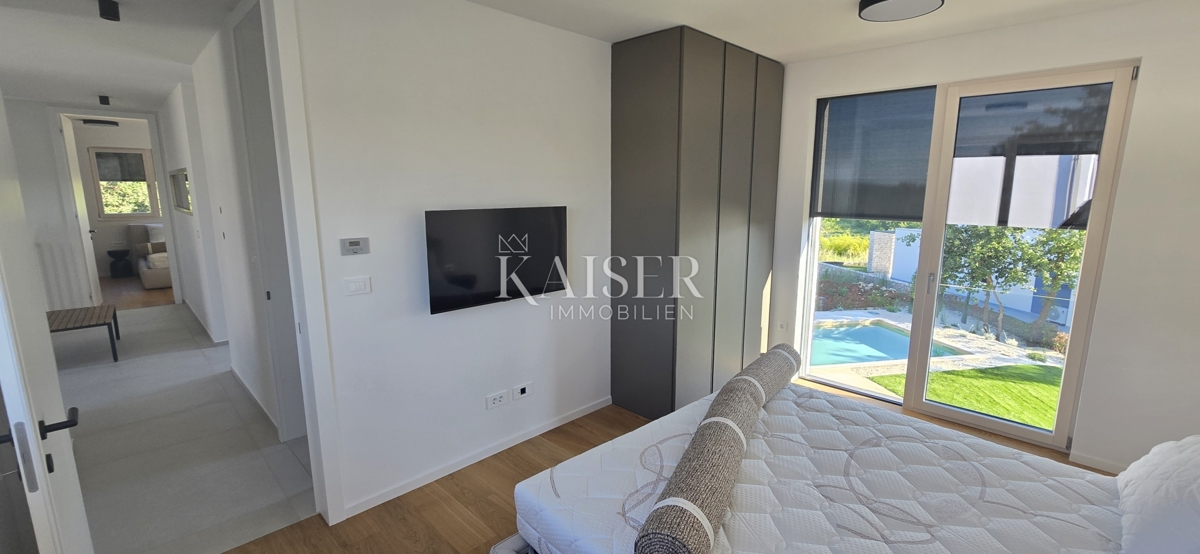 Istra - Poreč, moderna vila z bazenom in savno