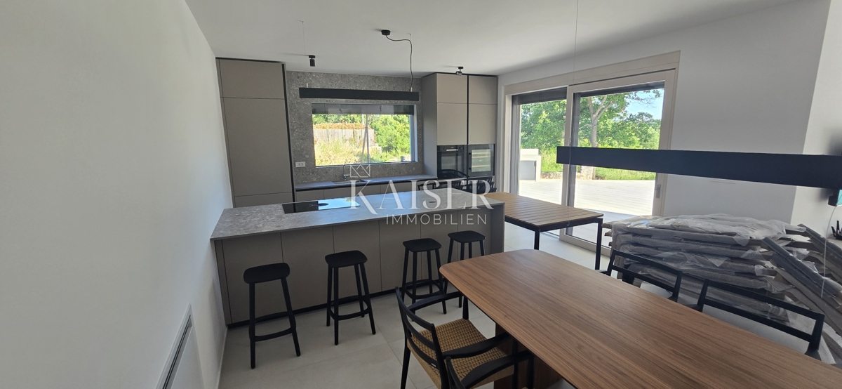 Istra - Poreč, moderna vila z bazenom in savno