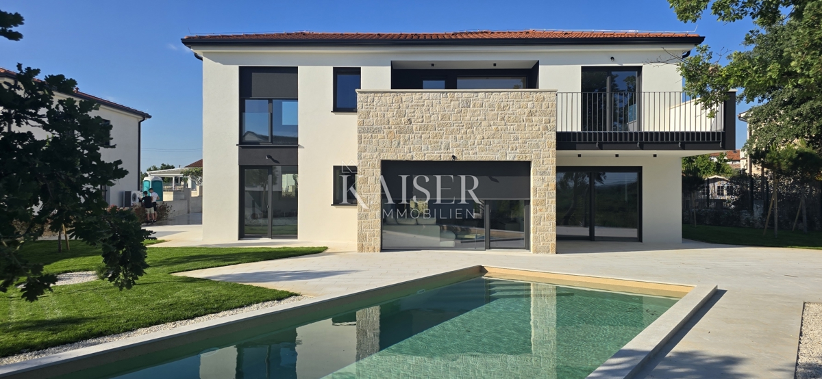 Istra - Poreč, moderna vila z bazenom in savno