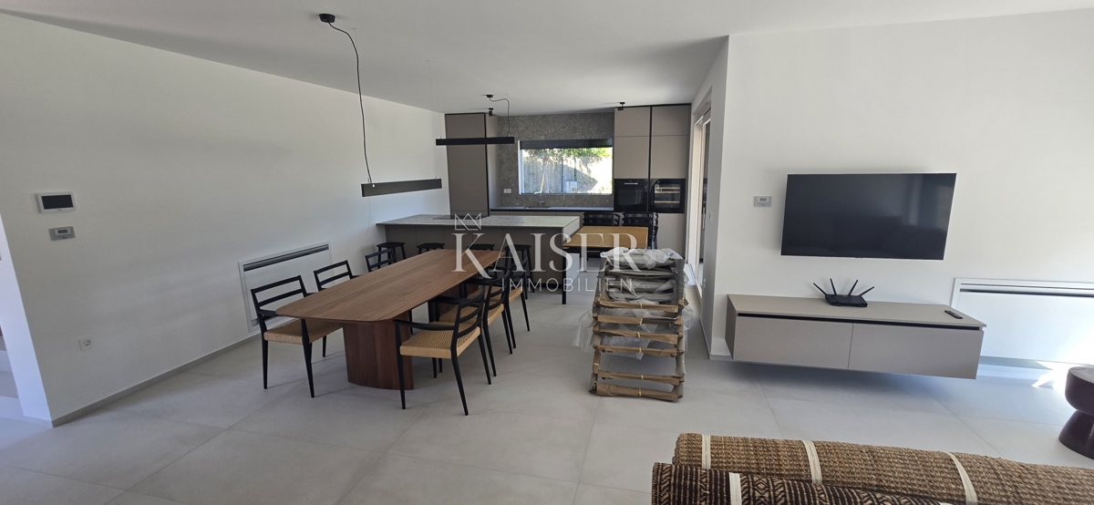 Istra - Poreč, moderna vila z bazenom in savno