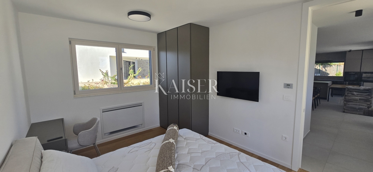 Istra - Poreč, moderna vila z bazenom in savno