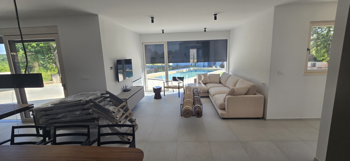 Istra - Poreč, moderna vila z bazenom in savno