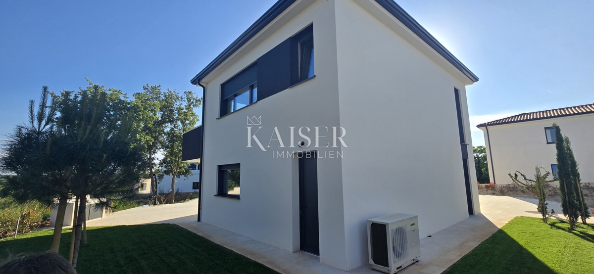Istra - Poreč, moderna vila z bazenom in savno