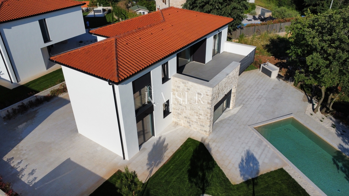 Istra - Poreč, moderna vila z bazenom in savno
