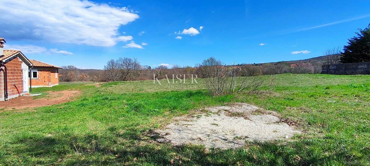 Labin - gradbeno zemljišče v bližini centra, 1.320 m2