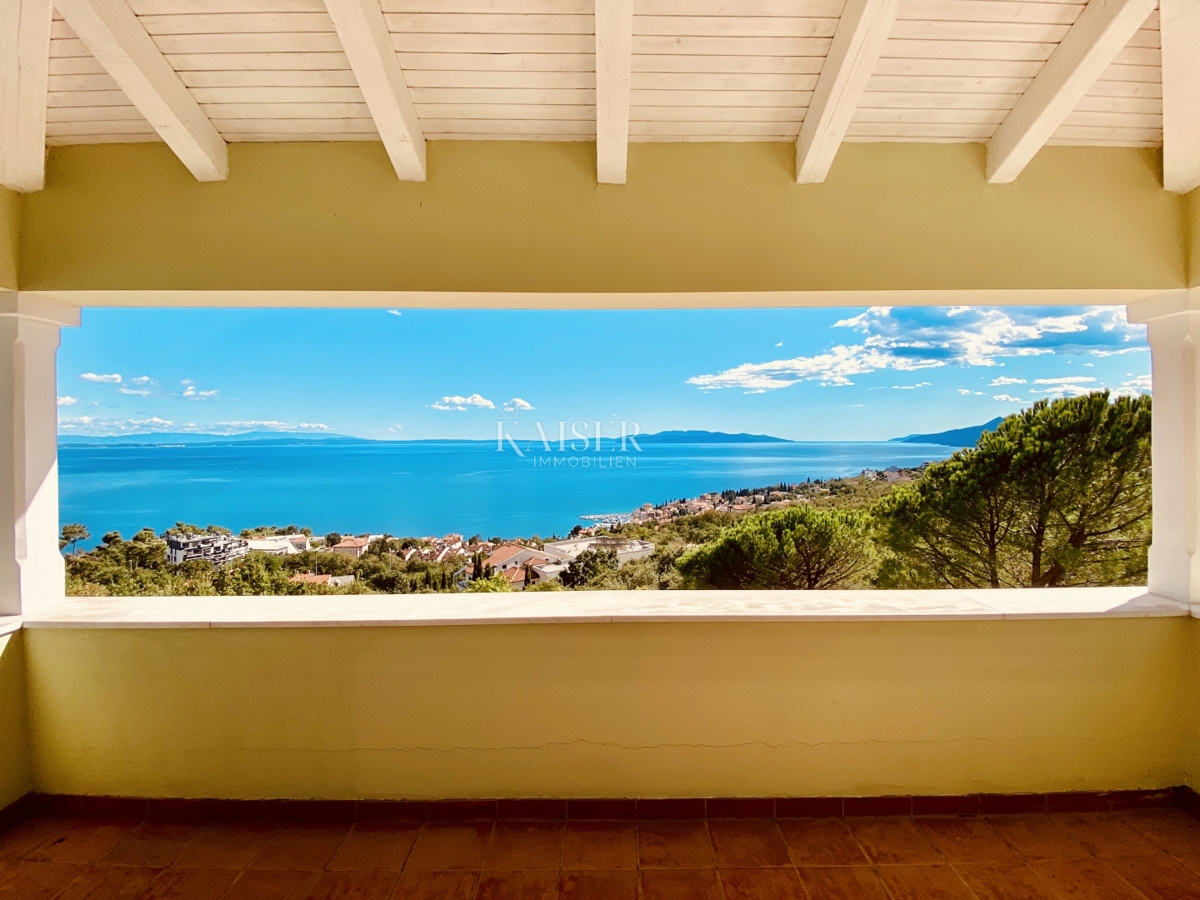 Opatija, Pobri - vila na zemljišču 4300 m2 s fantastičnim razgledom