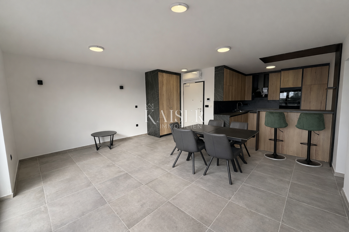 Zadar, Privlaka, prostorno, moderno stanovanje 70 m od morja