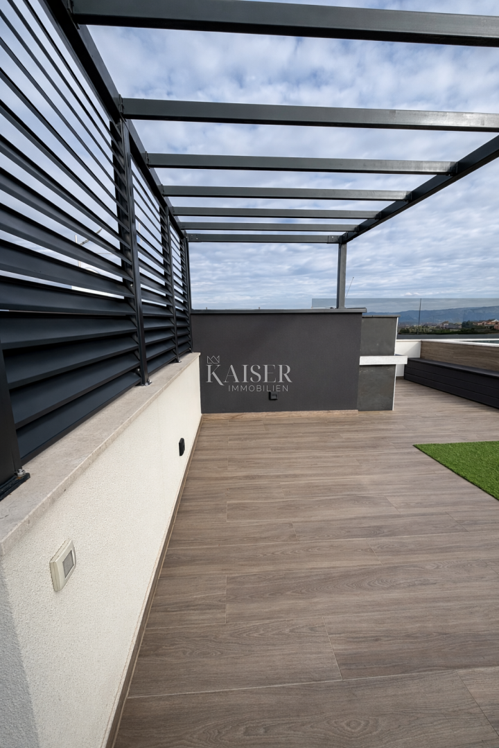 Zadar, Privlaka, prostorno, moderno stanovanje 70 m od morja