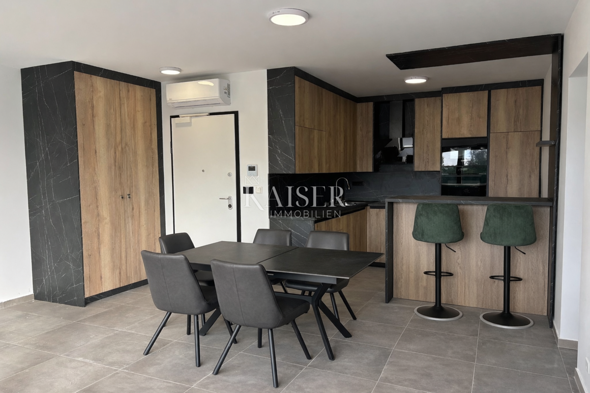 Zadar, Privlaka, prostorno, moderno stanovanje 70 m od morja