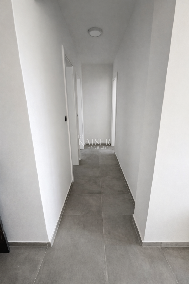Zadar, Privlaka, prostorno, moderno stanovanje 70 m od morja