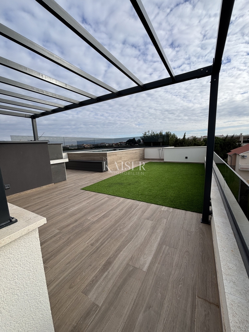 Zadar, Privlaka, prostorno, moderno stanovanje 70 m od morja