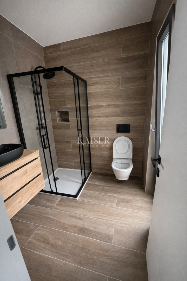 Zadar, Privlaka, prostorno, moderno stanovanje 70 m od morja