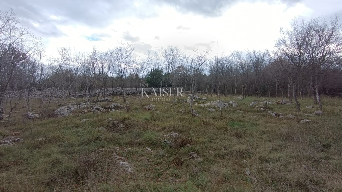 Otok Krk, Krk- Kmetijsko zemljišče 1130 m2 z dovozom 