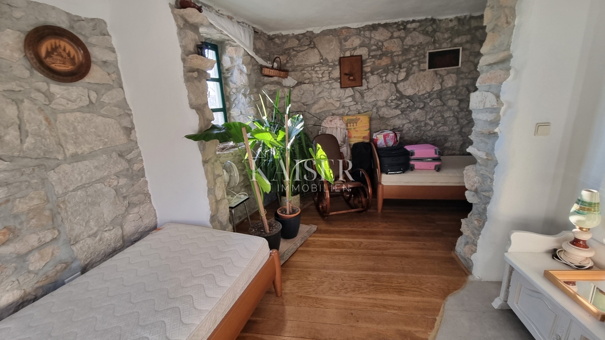 Crikvenica, Tribalj - lepa kamnita hiša z vrtom