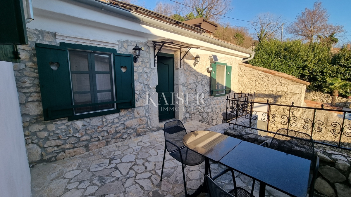 Crikvenica, Tribalj - lepa kamnita hiša z vrtom
